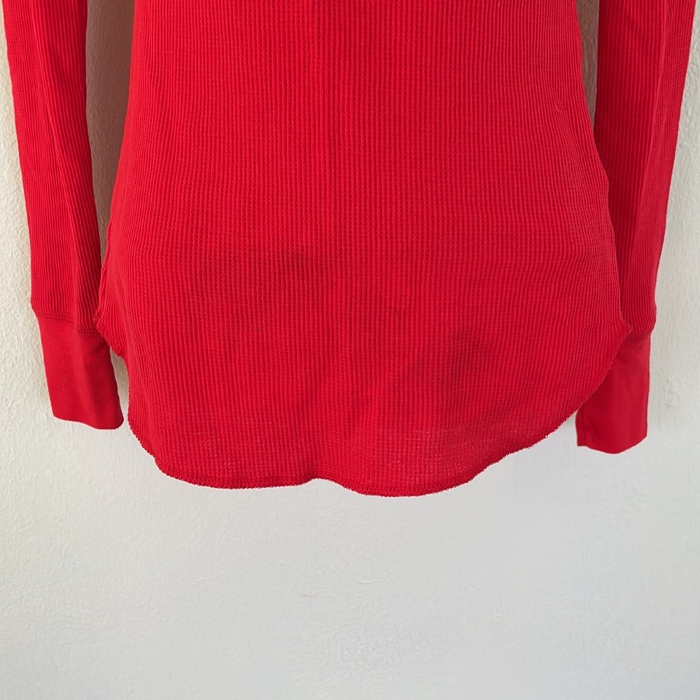 Old Navy too hot to handle red Christmas gingerbread thermal waffle top size XS - Picture 4 of 8